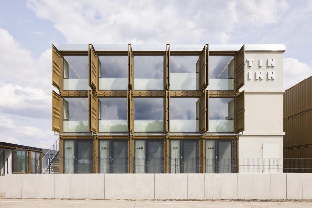 Tin Inn Montabaur L Einfach Gut - Das Hotel Aus Hochwertig Ausgebauten Ueberseecontainern Exterior foto